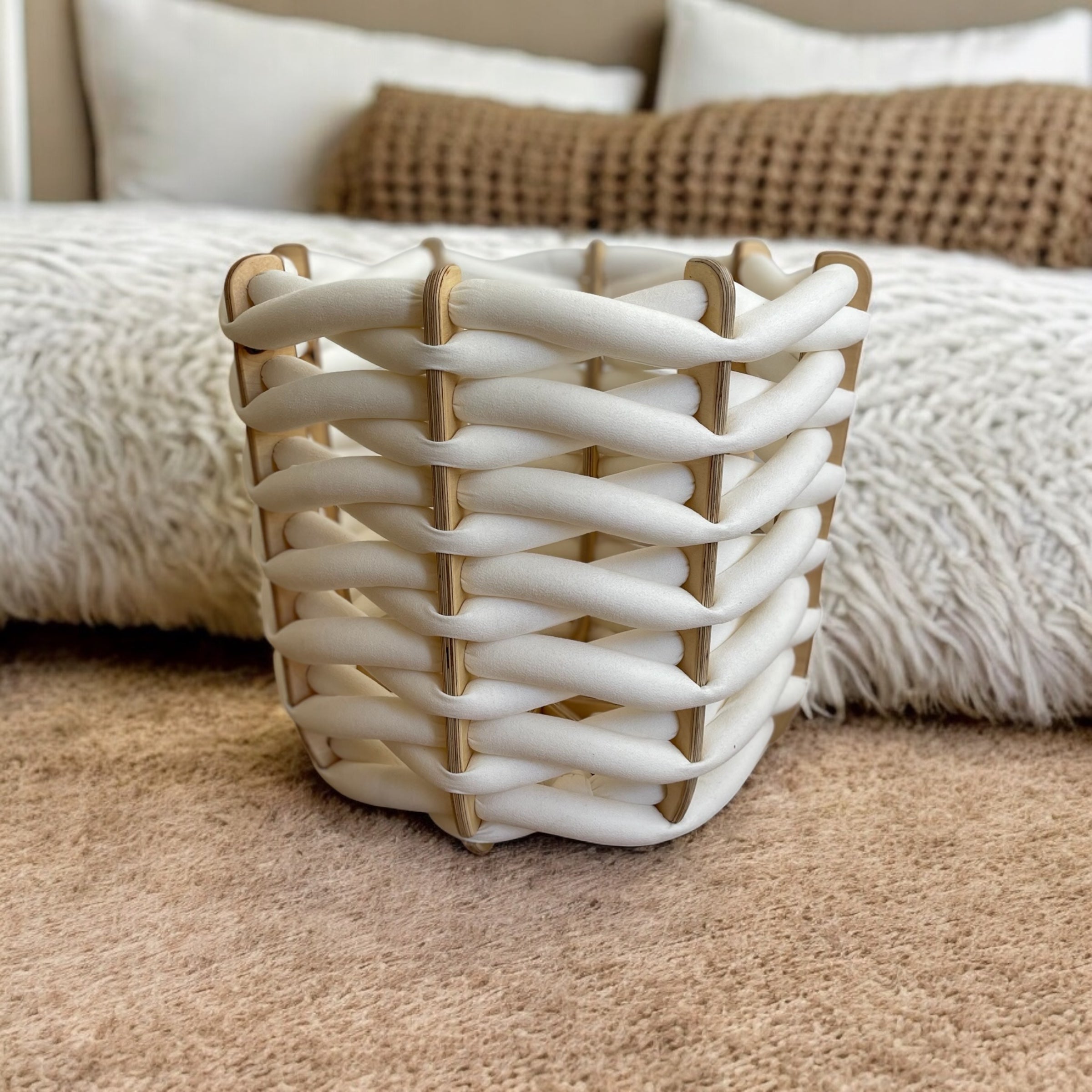 (L) Hull Basket in Stone Ultra suede