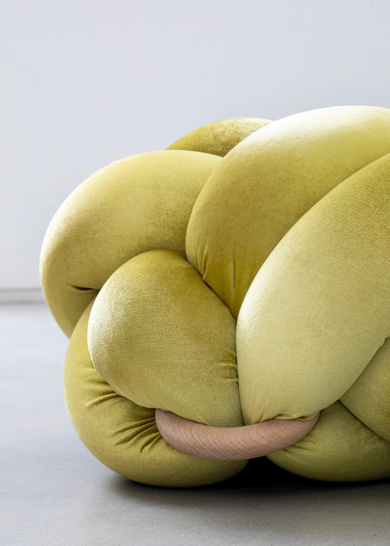ノッツスタジオ Knot Floor Cushion マスタード Mサイズ 楽天市場】ノッツスタジオ ノット クッション (M) KNOTS STUDIO