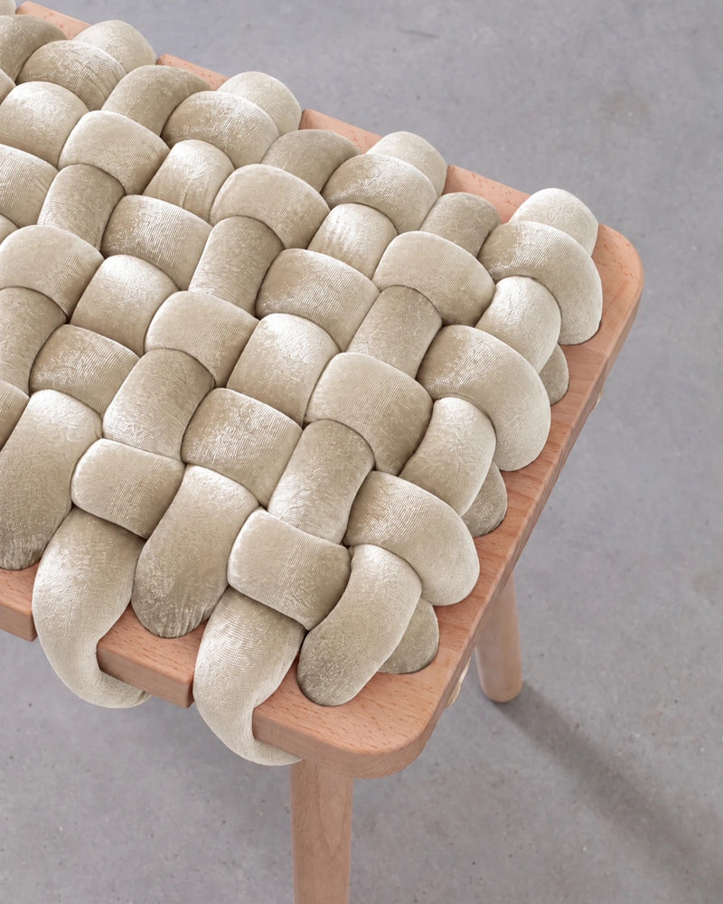 Close-up of the pearl velvet woven seat